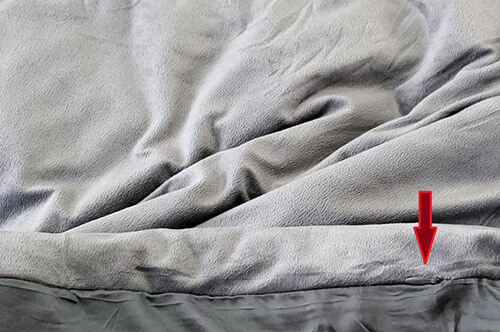 photo of the luxome blanket cover with an arrow showing where the zip is